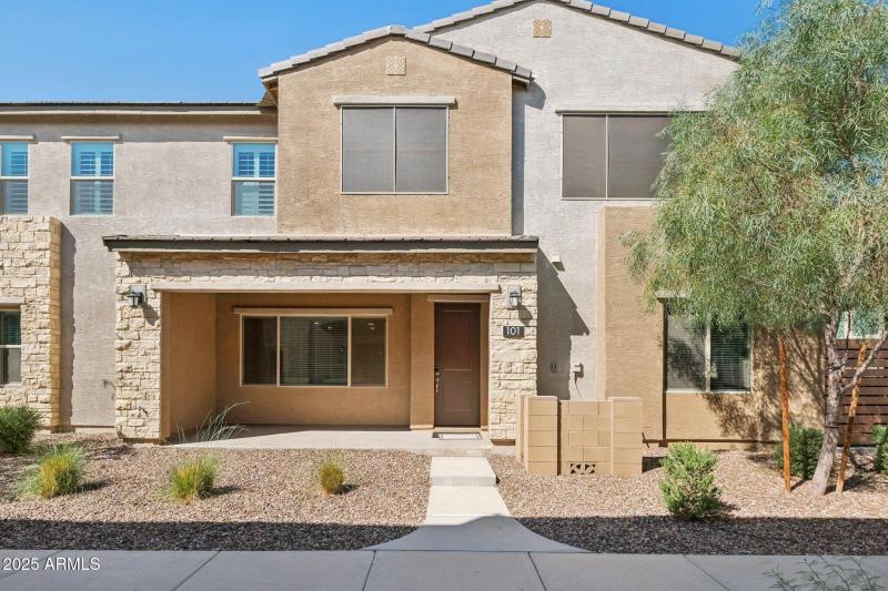 5-web-or-mls-E Furness Dr-S2009-001