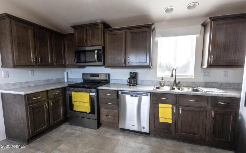 Kitchen w/ included appliances