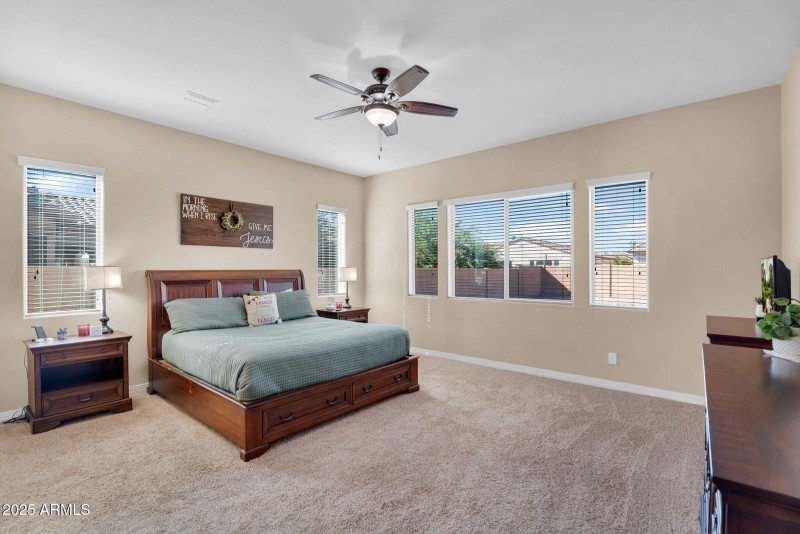 21-web-or-mls-1150 E Via Sicilia-15