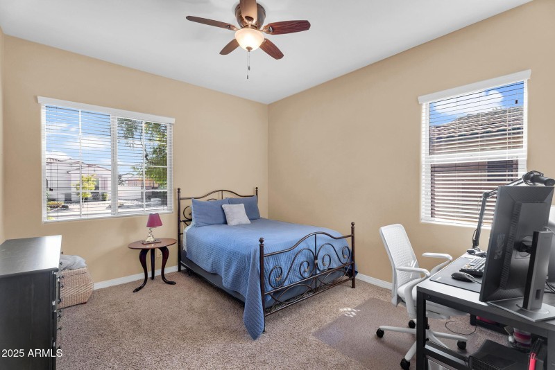 33-web-or-mls-1150 E Via Sicilia-31