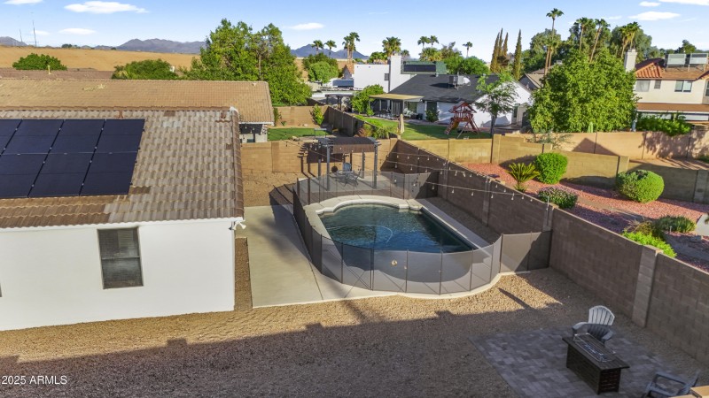 Pool with safety fence