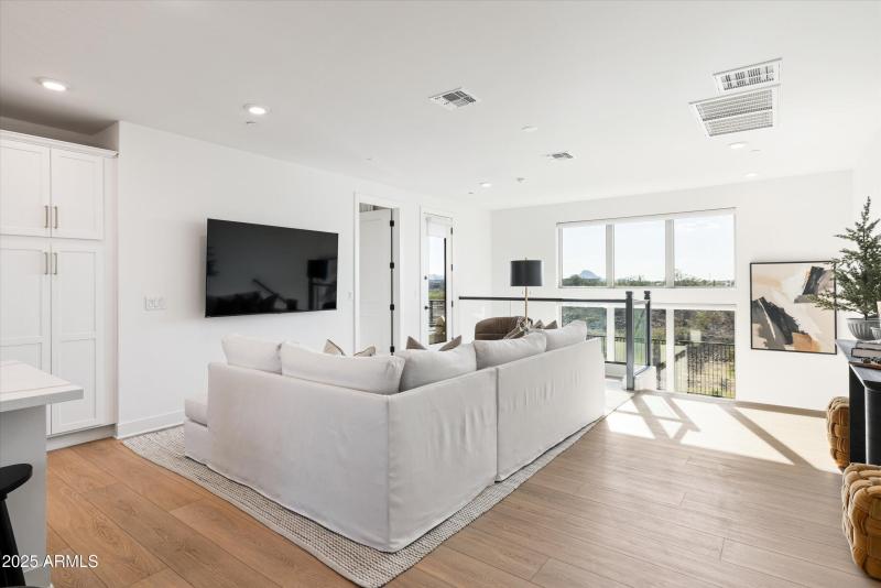 15-2121 W Sonoran Desert Dr apt 8, Phoen