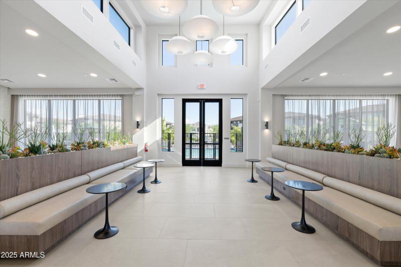 36-2121 W Sonoran Desert Dr apt 8, Phoen