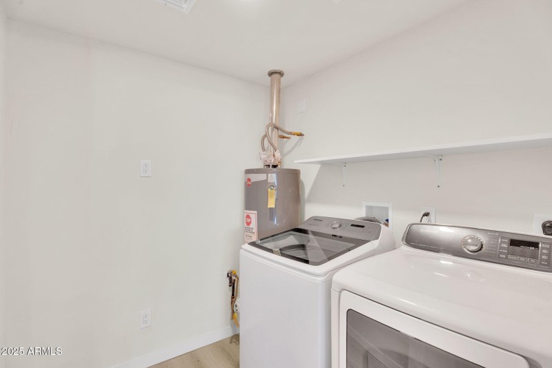 28-web-or-mls-3545 E Friess Dr-28