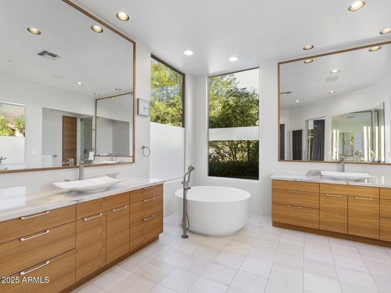 052_Primary Bathroom