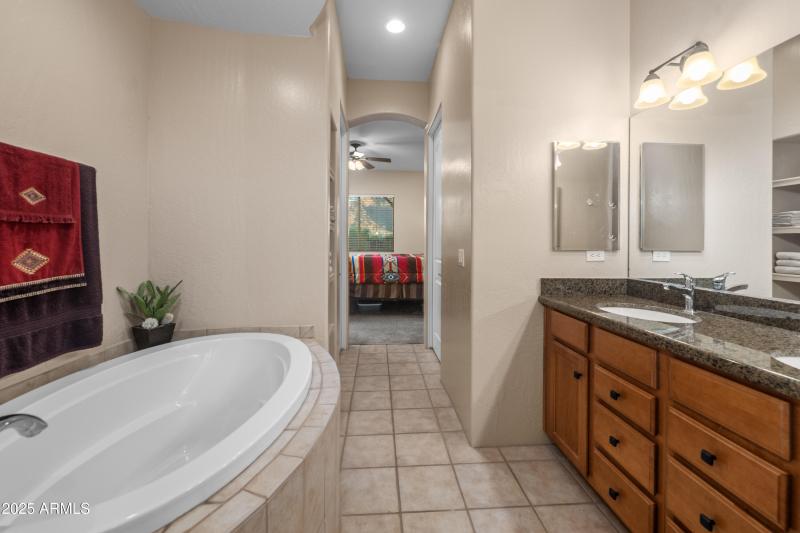 5370-S-Desert-Dawn-Dr-Unit-72-32