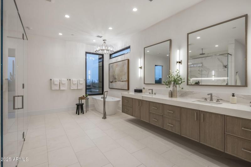 3-web-or-mls-D46A8236