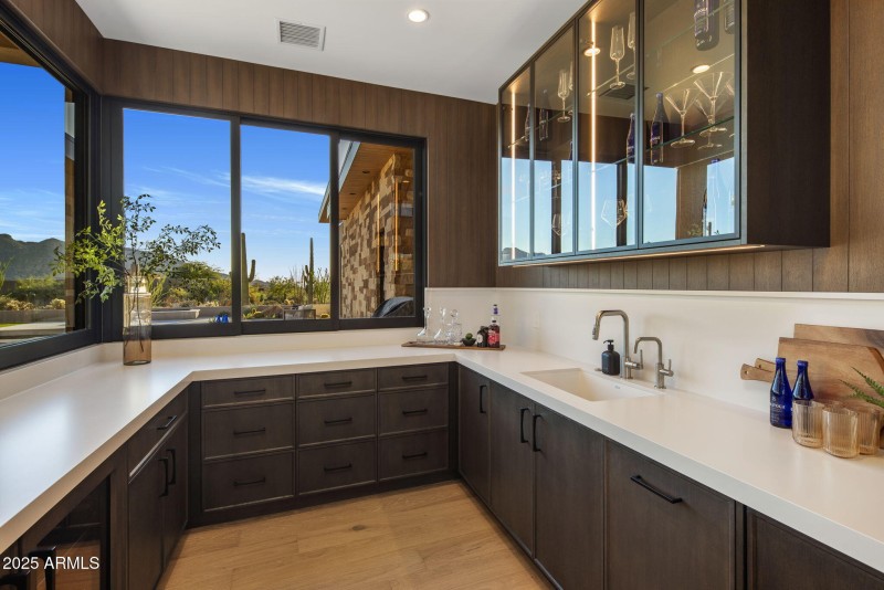 32-web-or-mls-D46A8819 copy