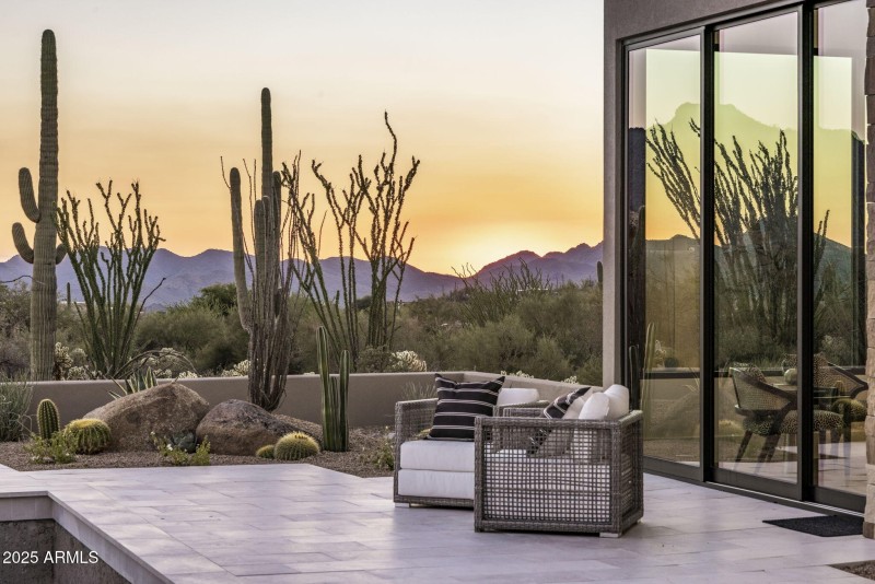 53-web-or-mls-D46A9006