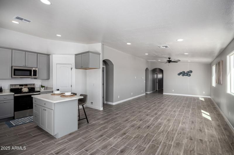 42761 W INDIANOLA AVE, Tonopah, AZ 85354