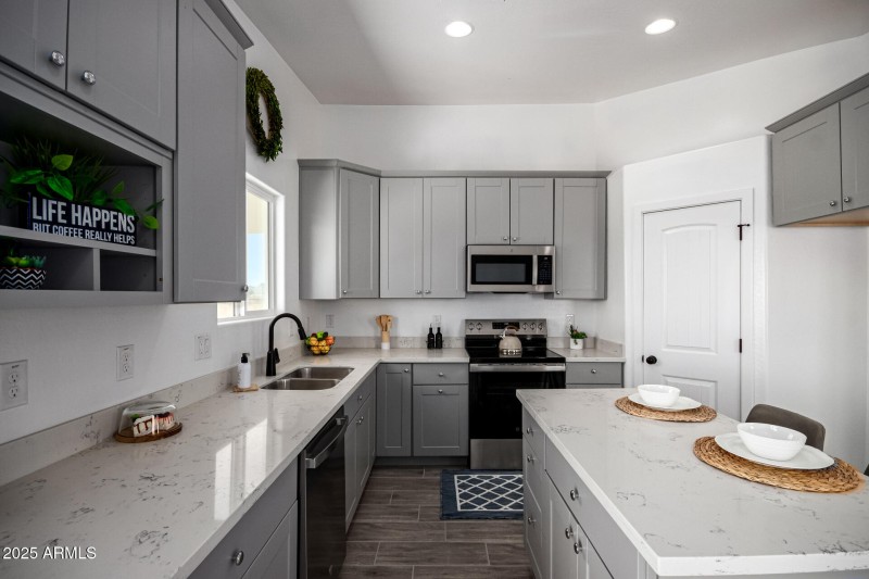 42761 W INDIANOLA AVE, Tonopah, AZ 85354