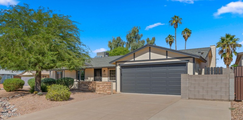 2-web-or-mls-Front yard3