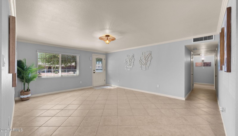 5-web-or-mls-Front Foyer Room1