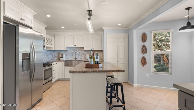 12-web-or-mls-Great Room5