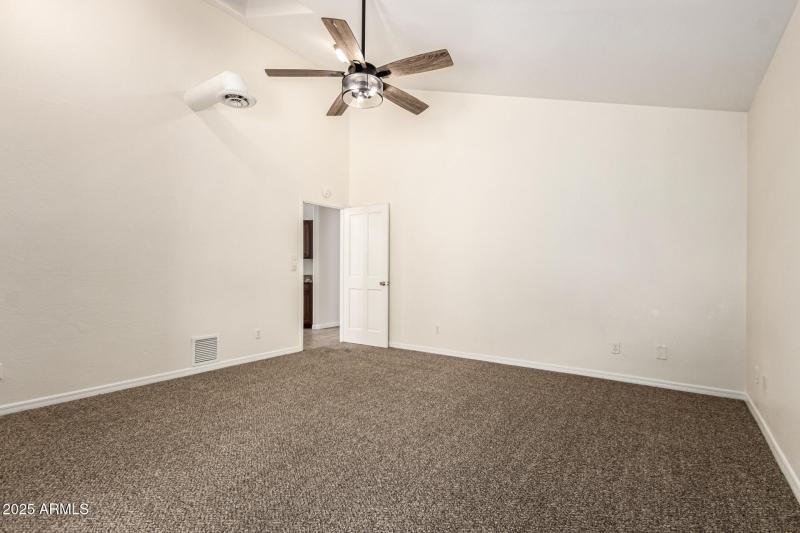 0E9DF737-8A10-4206-96D4-558E1832CFFC