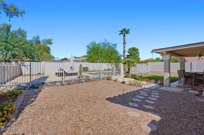Fenced Backyard w/RV Gate