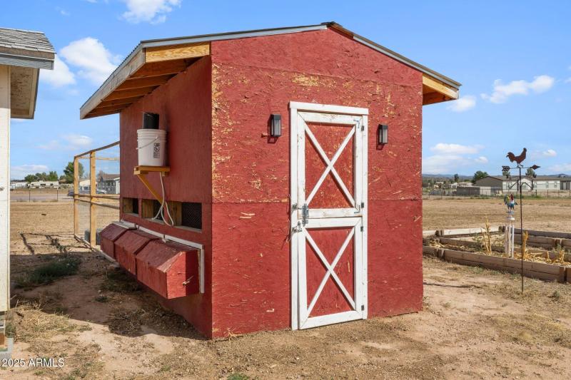 38_186-Chicken Coop_