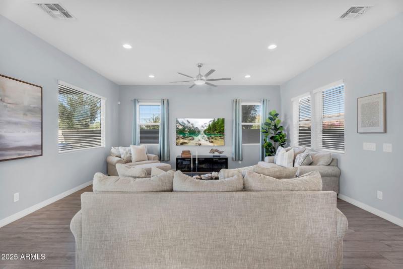 12-web-or-mls-Notting Hill-10