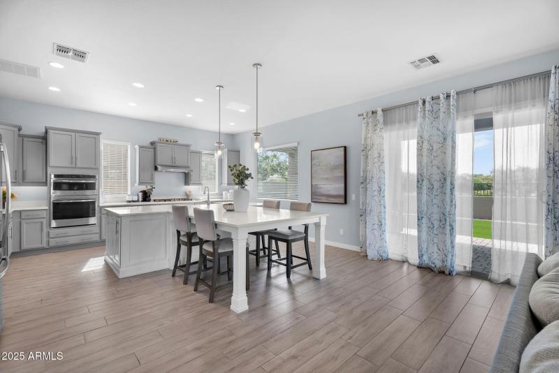 25-web-or-mls-Notting Hill-15