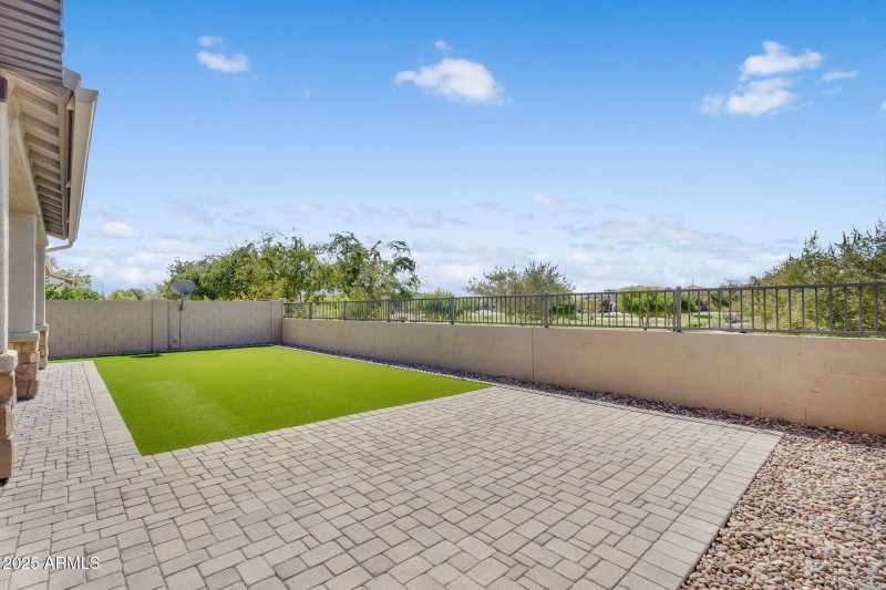 75-web-or-mls-Notting Hill-78