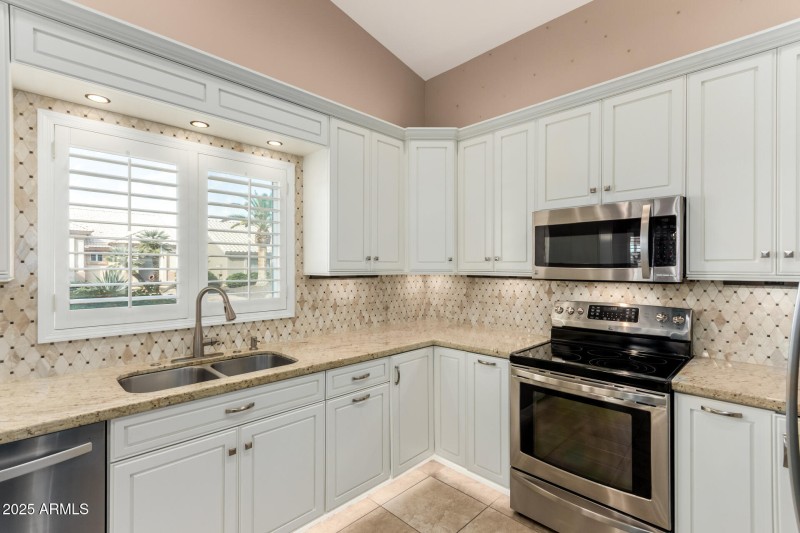Beautifully updated kitchen