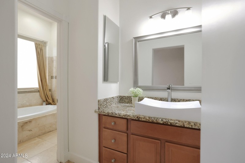 Jack/Jill bathroom view 3