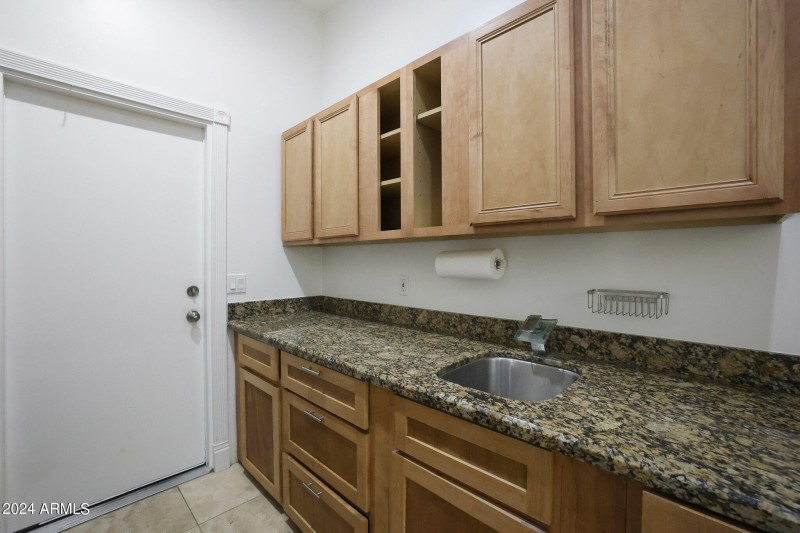 Tons of counterspace here