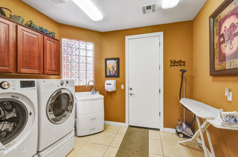 014_Laundry Room