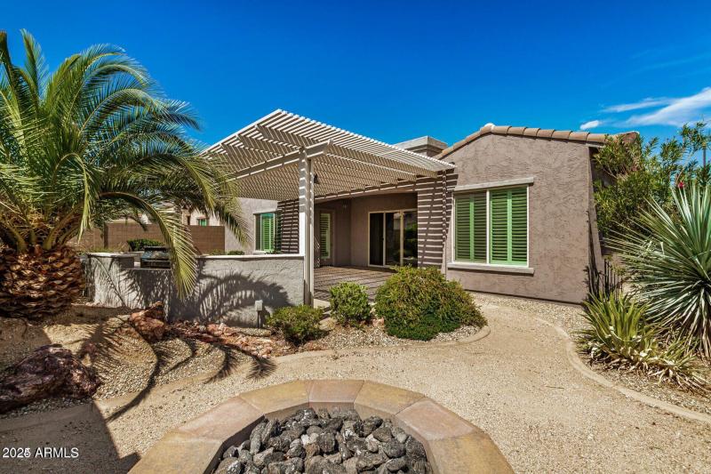 Backyard Firepit Lounge