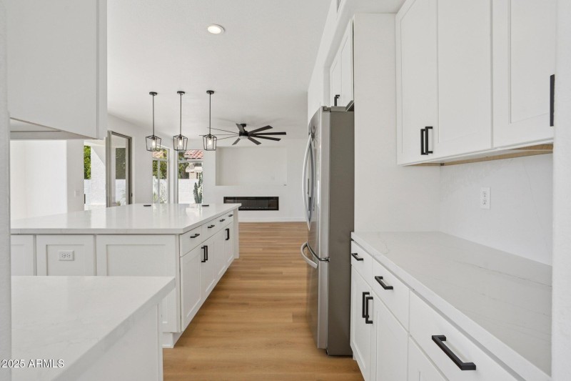 26-web-or-mls-W Aurora Dr-S0210-022