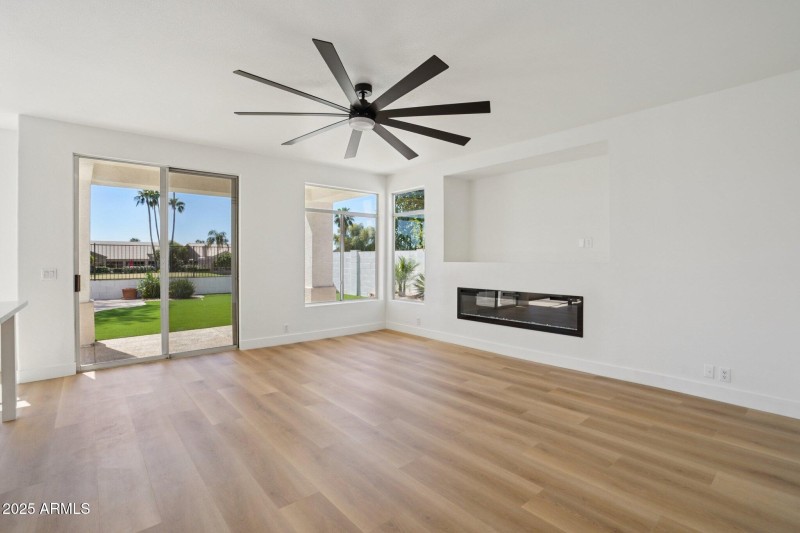 20-web-or-mls-W Aurora Dr-S0210-018