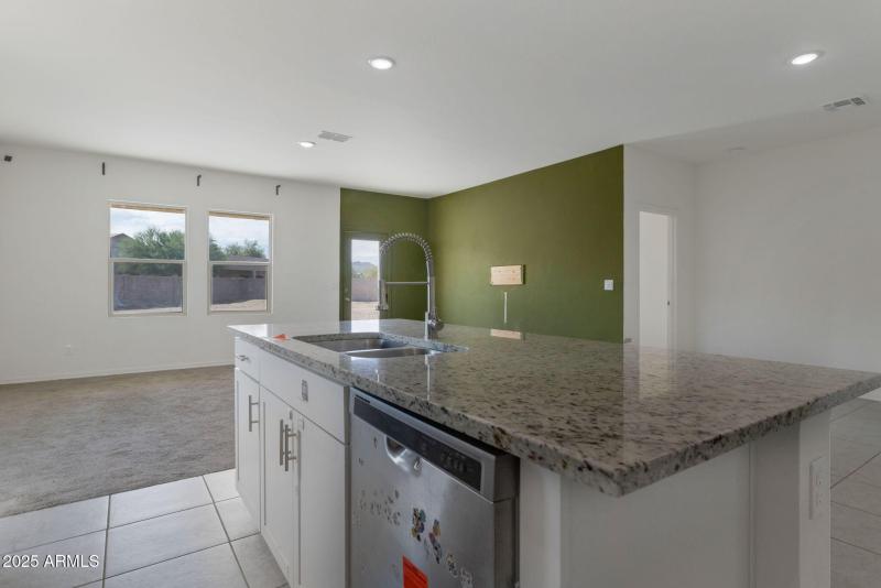 8-web-or-mls-QP-3931