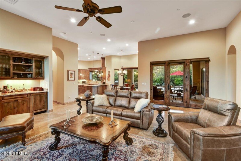 15-Family to Kitchen