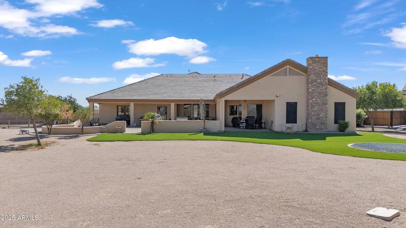 Large Turf w/ in ground trampoline