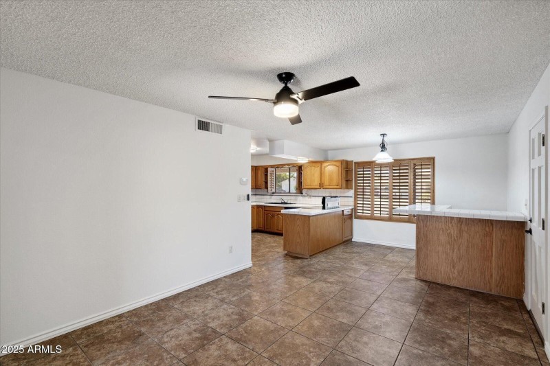 2nd living room /Dining