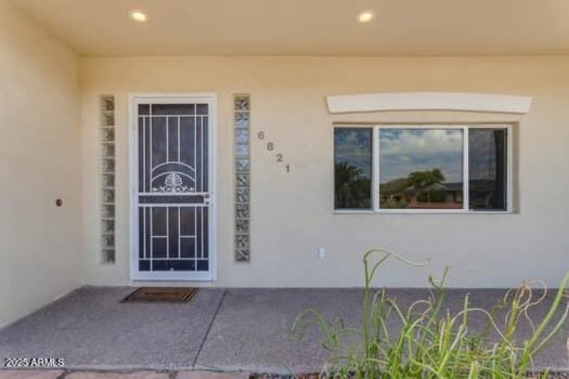 large-0f937fa9-a358-4b97-a0d9-8011a2baf3