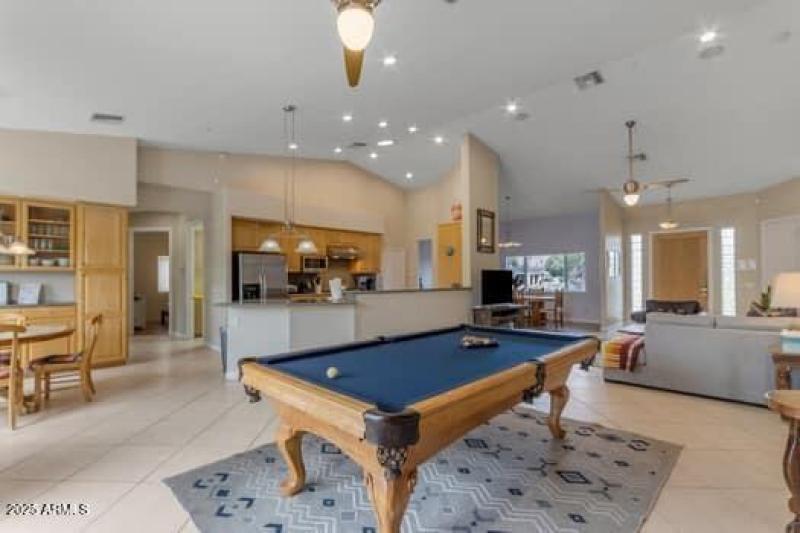 large-4b6af94c-18f6-4342-b9f6-468ba28cb8