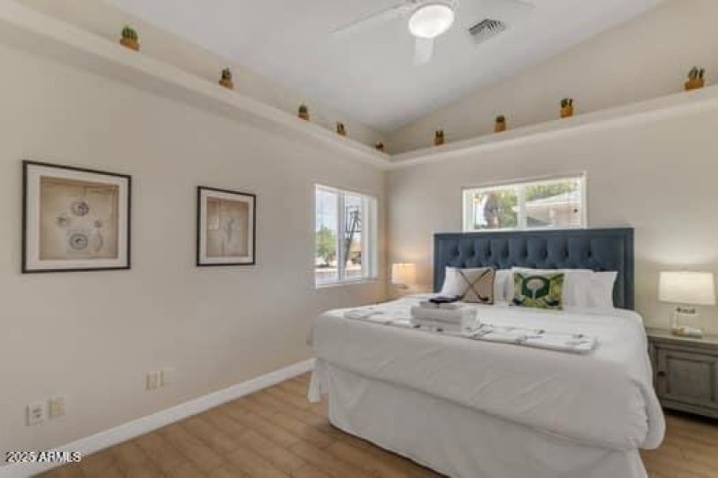 large-1fa3d4f8-d217-43de-87ab-553234df22