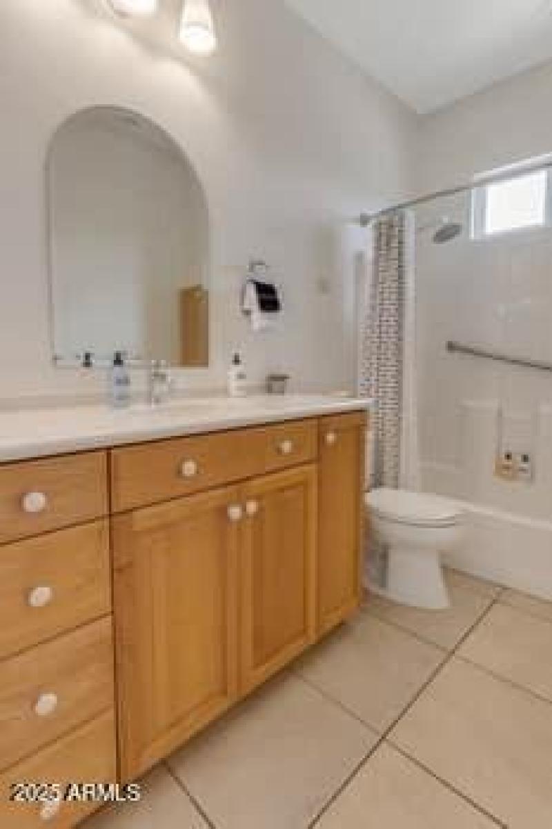 large-2215f2e7-fabb-4b29-8069-2ee475b347