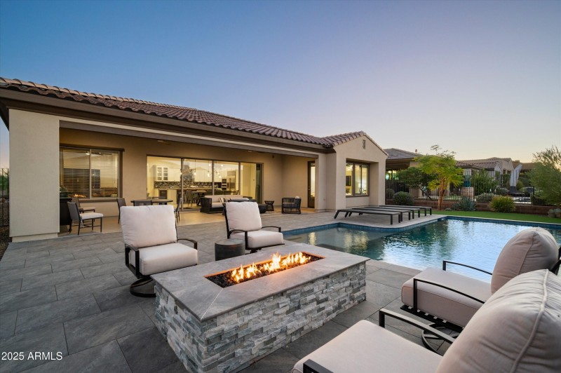 Built-In Gas Firepit