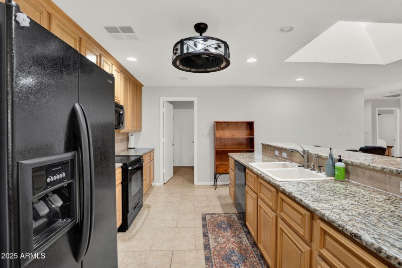 12-web-or-mls-12405 S Potomac St-11