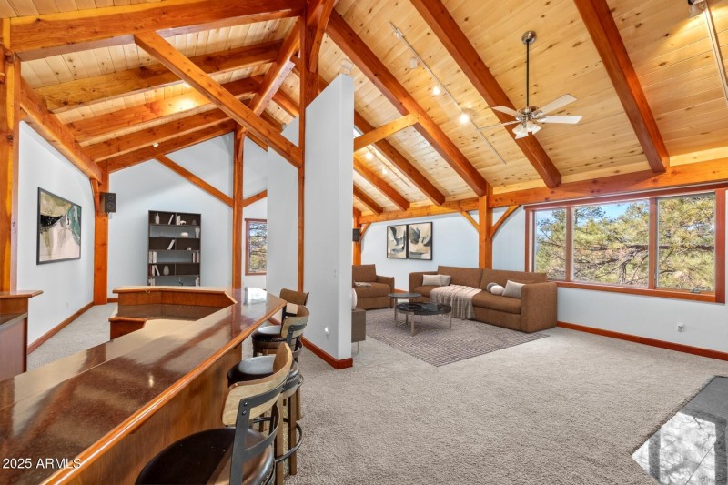 1762437309925641727_cp_77