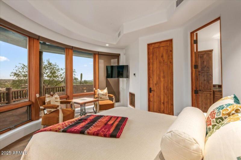 52-Guest House Suite