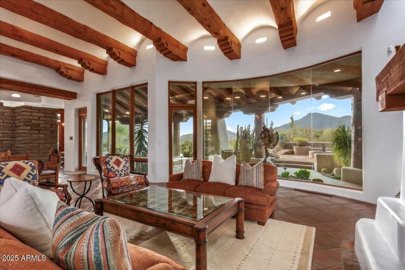 17-Living Room Views