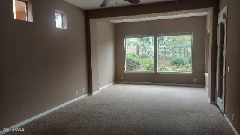 Resized_1000008076_89674733583291