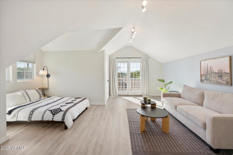 Upstairs ADU/Split Master Suite Option