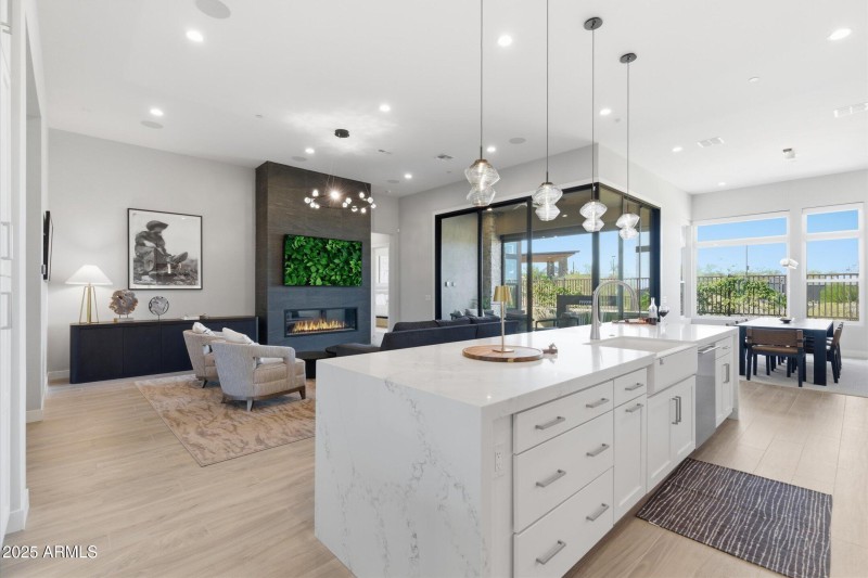 09-DSC00435_with_fire