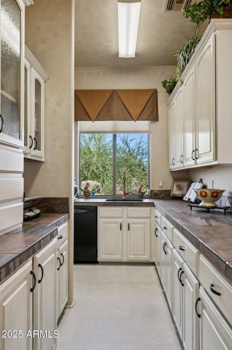 27-web-or-mls-16625-e-last-trail-dr