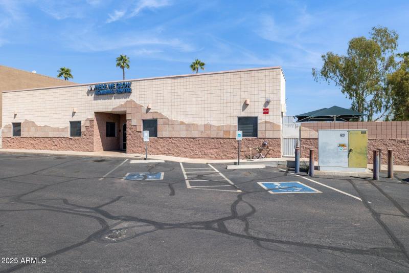 1-web-or-mls-16901-e-palisades-blvd