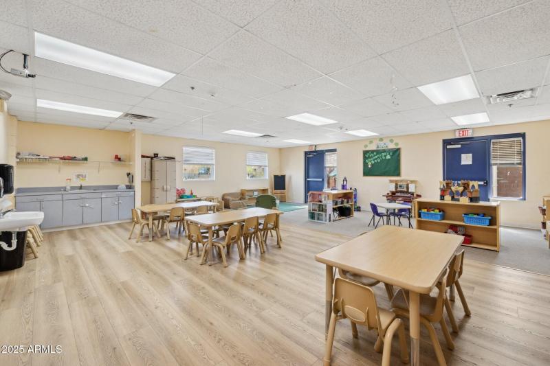 15-web-or-mls-16901-e-palisades-blvd